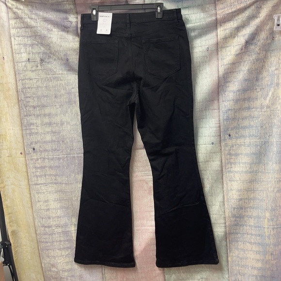 Brand new Woman’s Elizabeth and James jeans. - Picture 9 of 13